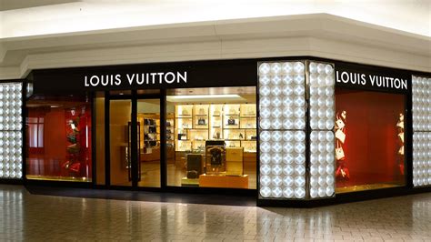 louis vuitton in short hills.